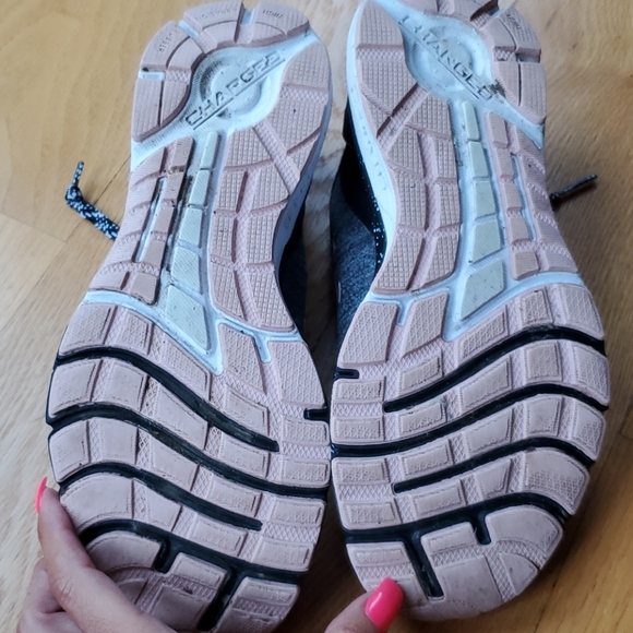 Under Armour Running Shoe Pink/Black - Picture 11 of 12